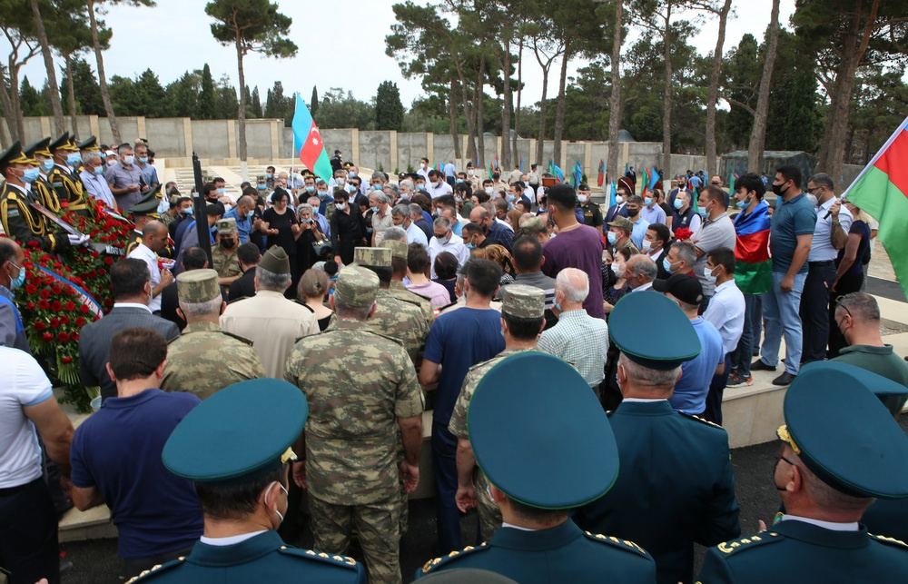 Научите меня стрелять …Памяти генерал-майора Полада Гашимова,  полковника Ильгара Мирзоева и всех шехидов (ВИДЕО)