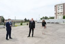 Президент Ильхам Алиев и Первая леди Мехрибан Алиева  приняли участие в церемонии предоставления квартир и автомобилей семьям шехидов и инвалидам войны в Баку (ФОТО/ВИДЕО) (Версия 2)