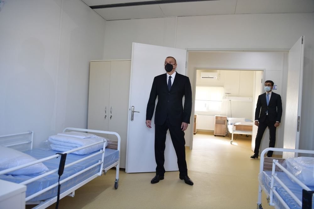 Президент Ильхам Алиев принял участие в открытии в Гобустане больницы модульного типа для лечения больных коронавирусом (ФОТО)