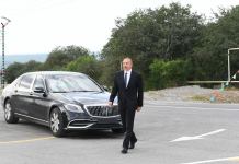 Президент Ильхам Алиев принял участие в открытии автодороги Гохмуг-Балталы-Бабаратма-Гарадаглы-Гудула-Дашуз в Шеки (ФОТО)