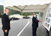 Президент Ильхам Алиев принял участие в открытии автодороги Гохмуг-Балталы-Бабаратма-Гарадаглы-Гудула-Дашуз в Шеки (ФОТО)