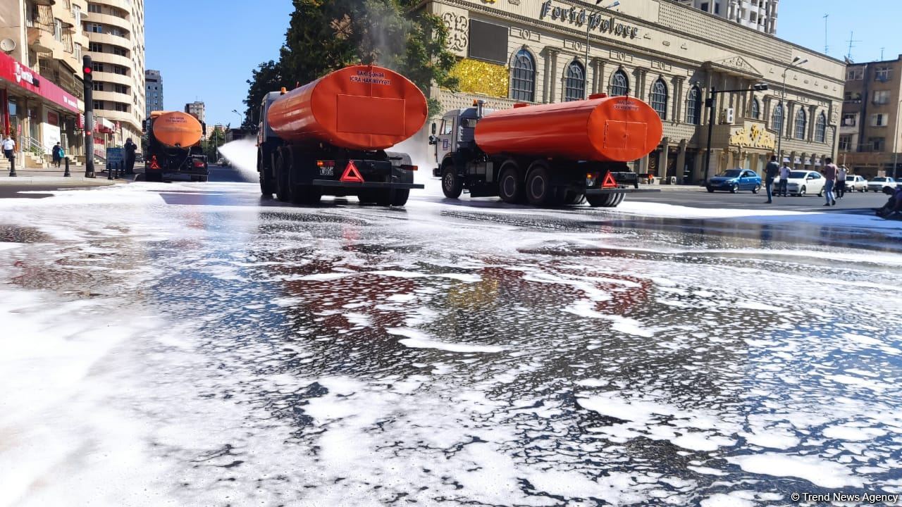 В Баку проводится очередная масштабная дезинфекция (ФОТО/ВИДЕО)