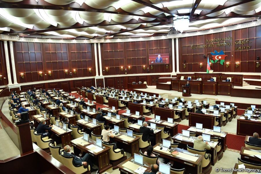 Началось специальное заседание парламента Азербайджана, посвященное 100-летию великого лидера Гейдара Алиева