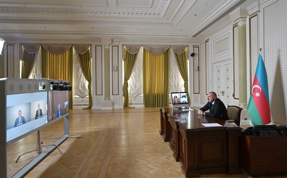 Президент Ильхам Алиев провел совещание в видеоформате в связи с проведенными мерами по борьбе с коронавирусом и социально-экономической ситуацией (ФОТО)
