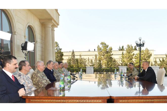Президент Ильхам Алиев принял делегацию во главе с министром национальной обороны Турции (ФОТО/ВИДЕО)
