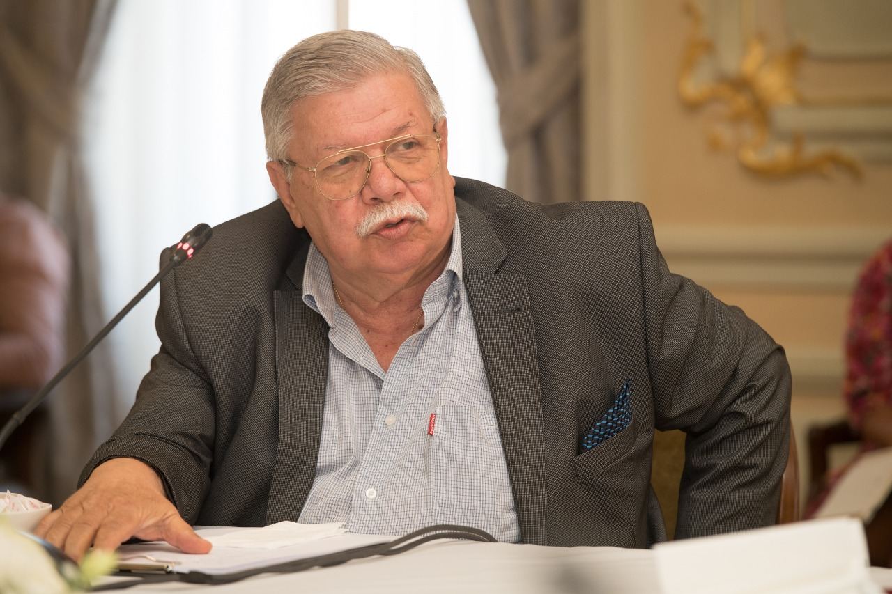 Помощник Президента Азербайджана провел встречу с группой известных деятелей культуры и искусства (ФОТО)