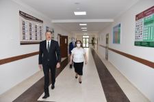 Президент Ильхам Алиев ознакомился с капитальными ремонтными работами в школе номер 251 в Баку, принял участие в открытии нового корпуса этого учебного заведения (ФОТО) (версия 2)
