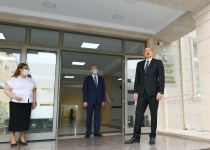Президент Ильхам Алиев ознакомился с капитальными ремонтными работами в школе номер 251 в Баку, принял участие в открытии нового корпуса этого учебного заведения (ФОТО) (версия 2)