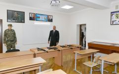 Президент Ильхам Алиев ознакомился с капитальными ремонтными работами в школе номер 251 в Баку, принял участие в открытии нового корпуса этого учебного заведения (ФОТО) (версия 2)