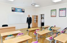 Президент Ильхам Алиев ознакомился с капитальными ремонтными работами в школе номер 251 в Баку, принял участие в открытии нового корпуса этого учебного заведения (ФОТО) (версия 2)