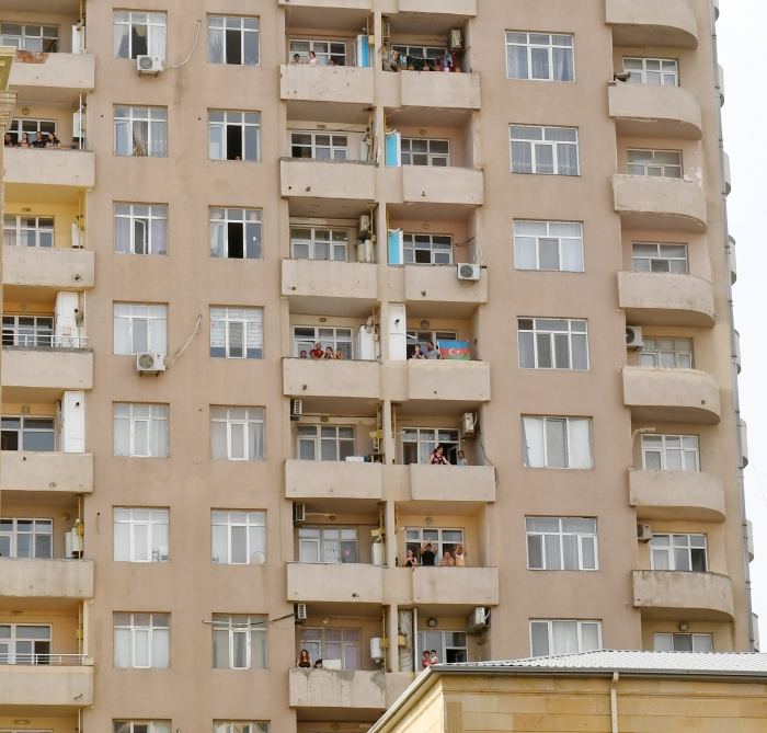 Президент Ильхам Алиев ознакомился с капитальными ремонтными работами в школе номер 251 в Баку, принял участие в открытии нового корпуса этого учебного заведения (ФОТО) (версия 2)