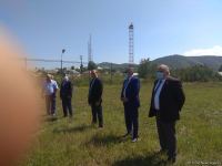 В Гедабеке и Товузе, в рамках проекта по развитию спорта в селах, школьникам раздали футбольные формы и мячи (ФОТО)