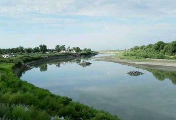 В Куре вновь упал уровень воды