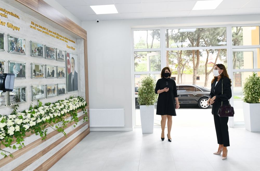 Первый вице-президент Мехрибан Алиева приняла участие в открытии нового здания Детской школы искусств в поселке Бюльбюля (ФОТО)