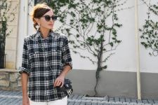 Azerbaijani president, first lady view landscaping work carried out in Balakhani settlement (PHOTO)