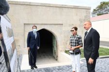 Azerbaijani president, first lady view landscaping work carried out in Balakhani settlement (PHOTO)