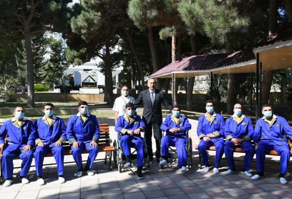 Chronicles of Victory (September 30, 2020): President Ilham Aliyev, First Vice President Mehriban Aliyeva meet with wounded servicemen undergoing treatment at Central Military Clinical Hospital of Defense Ministry (PHOTO/VIDEO)