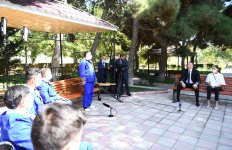 Президент Ильхам Алиев и Первая леди Мехрибан Алиева встретились с ранеными военнослужащими, лечащимися в Центральном военном клиническом госпитале минобороны (ФОТО)