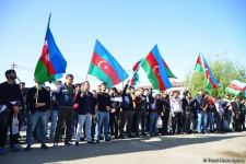 Сотни молодых добровольцев отправились из Бинагади на фронт (ФОТО)