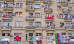 Баку украсился национальным триколором (ФОТО)
