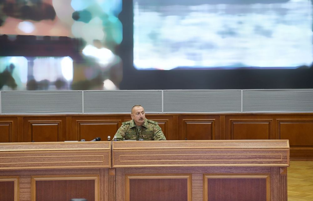 Под руководством Президента Азербайджана, Верховного Главнокомандующего Ильхама Алиева на Центральном командном пункте Минобороны состоялось оперативное совещание (ФОТО)