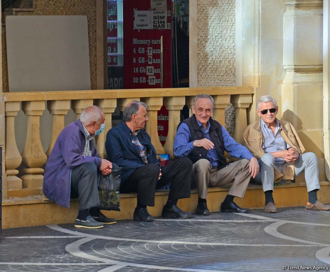 Лицам старше 65 лет в Азербайджане не рекомендуется выходить из дома без крайней необходимости - Оперативный штаб