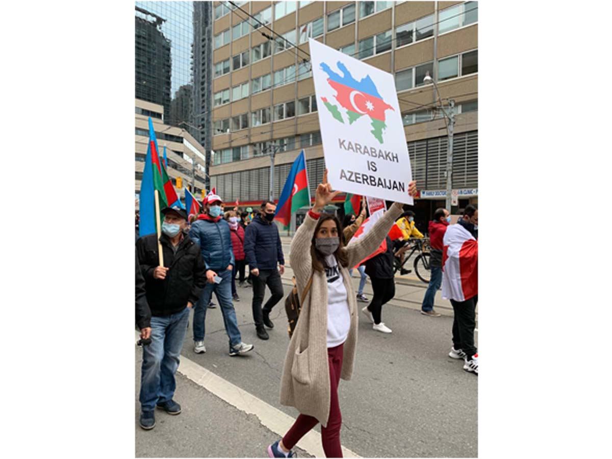 На улицах Торонто прошла акция протеста против агрессивной политики Армении (ВИДЕО, ФОТО)