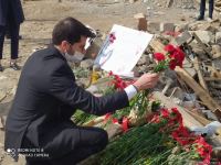 Посол Израиля побывал на месте ракетных ударов армянских ВС по Гяндже  (ФОТО)