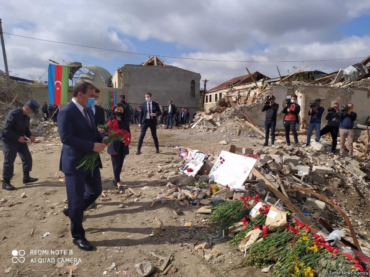 Посол Израиля побывал на месте ракетных ударов армянских ВС по Гяндже  (ФОТО)