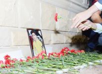 Перед посольством России в Азербайджане проходит акция памяти 13-летнего Артура Маякова (ВИДЕО, ФОТО)