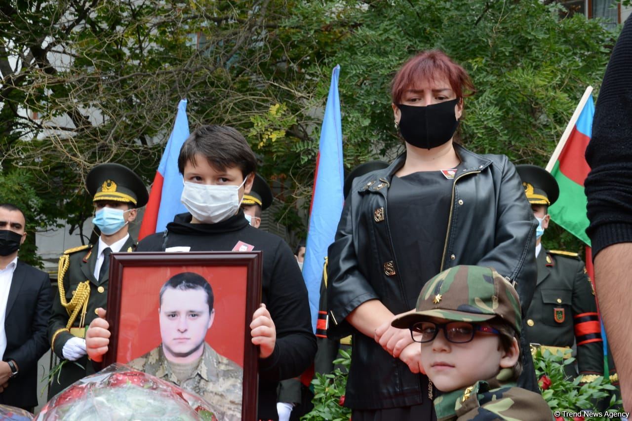 Азербайджанский военнослужащий Дмитрий Солнцев похоронен во второй Аллее шехидов (ФОТО)