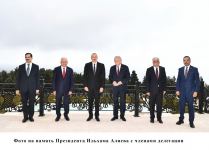 Президент Ильхам Алиев принял делегацию во главе с бывшим премьер-министром Турции Бинали Йылдырымом (ФОТО)