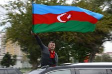 Переполненные счастьем люди празднуют освобождение города Шуша - радость победы в Баку (ФОТО/ВИДЕО)