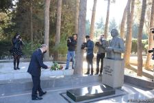 Представители минкультуры Азербайджана и деятели искусства посетили Аллею почетного захоронения (ФОТО)