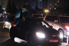 Баку до утра праздновал победу Азербайджана над Арменией - фейерверки, песни, танцы! (ВИДЕО, ФОТО)