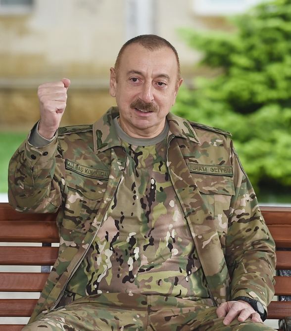 Президент Азербайджана Ильхам Алиев и Первая леди Мехрибан Алиева встретились с военнослужащими, проходящими лечение в Клиническом медцентре №1 (ФОТО)