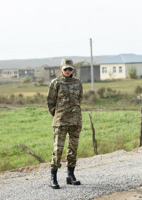 Президент Ильхам Алиев и Первая леди Мехрибан Алиева побывали в освобожденных от оккупации Физулинском и Джебраильском районах, в том числе в городах Физули и Джебраил (ОБНОВЛЕНО)