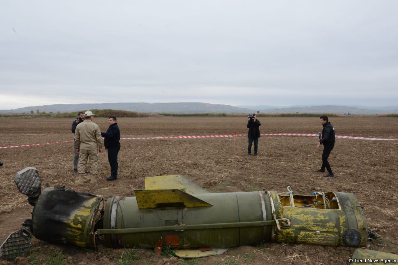 Ракета "Точка-У", выпущенная ВС Армении по Физулинскому району Азербайджана (ФОТО/ВИДЕО)