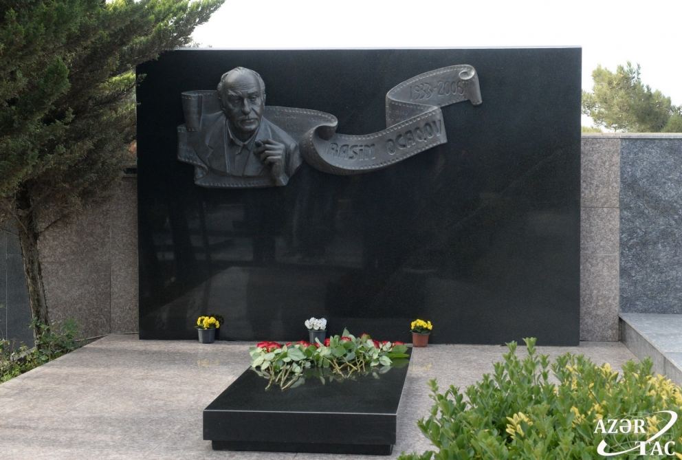 В Баку почтили память видного кинорежиссера Расима Оджагова (ФОТО)