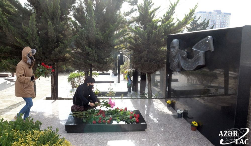 В Баку почтили память видного кинорежиссера Расима Оджагова (ФОТО)