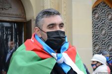 Azerbaijani refugees from Kalbajar visit Martyrs Alley (PHOTO)