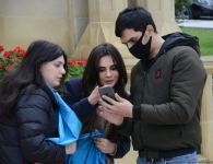 Azerbaijani refugees from Kalbajar visit Martyrs Alley (PHOTO)