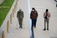 Azerbaijani refugees from Kalbajar visit Martyrs Alley (PHOTO)