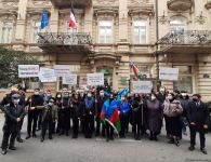 Protesters give statement in front of French embassy in Baku (PHOTO/VIDEO)