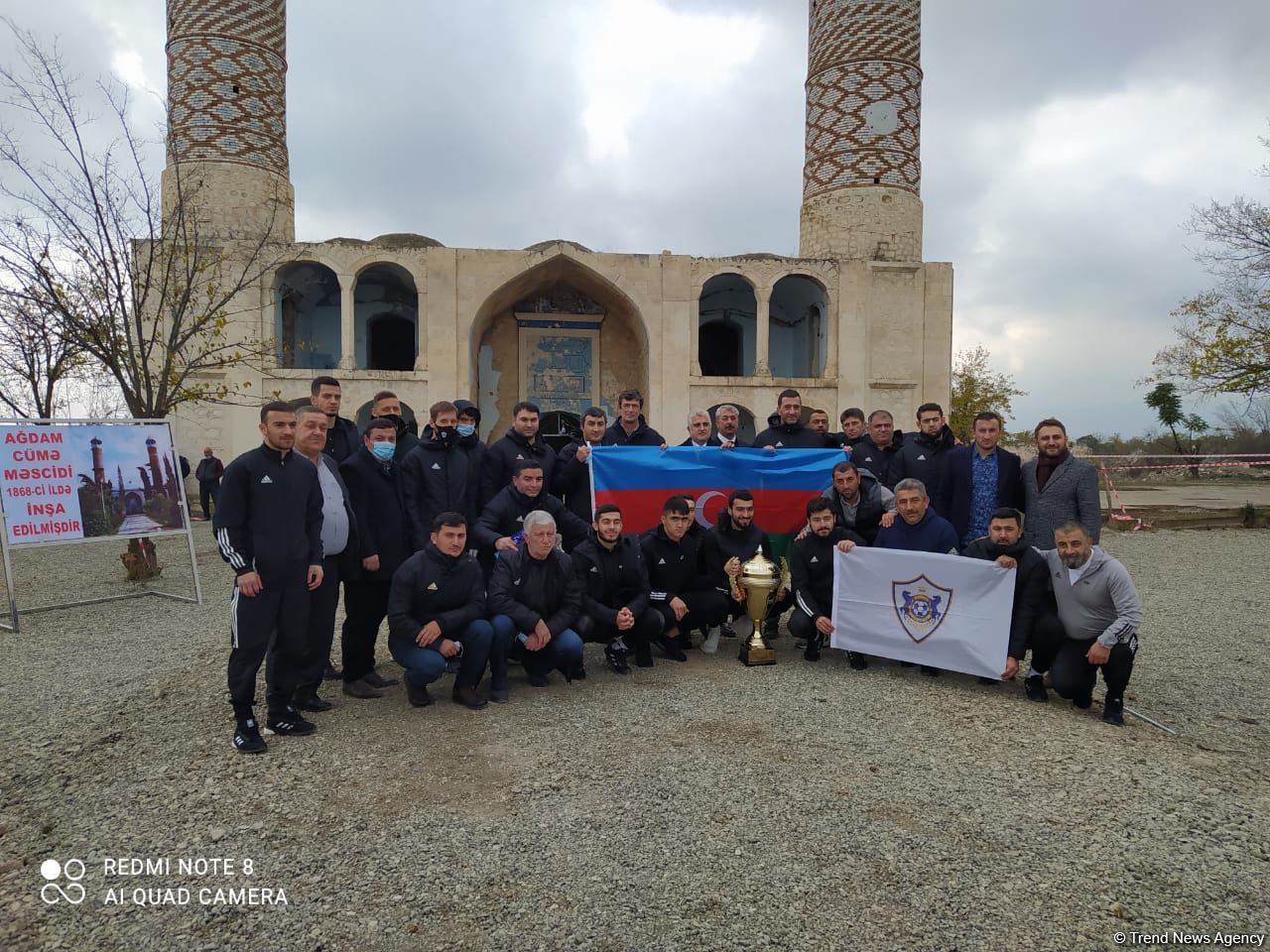 Футболисты "Карабаха" совершили намаз в Агдамской мечети, прозвучал мугам "Карабах шикестеси" (ВИДЕО, ФОТО)