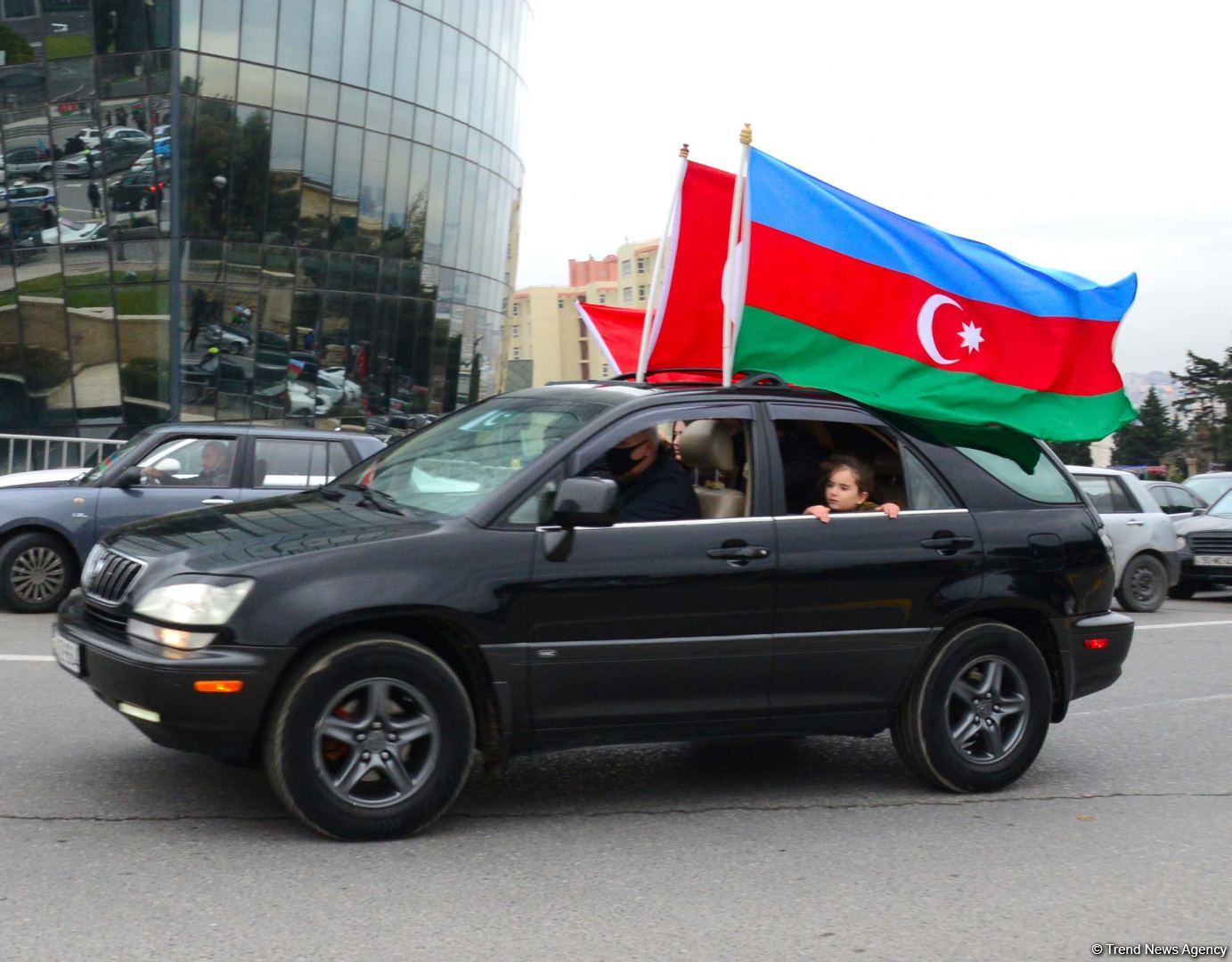 Праздничный автопробег в Баку в связи с освобождением Лачина (ФОТО)