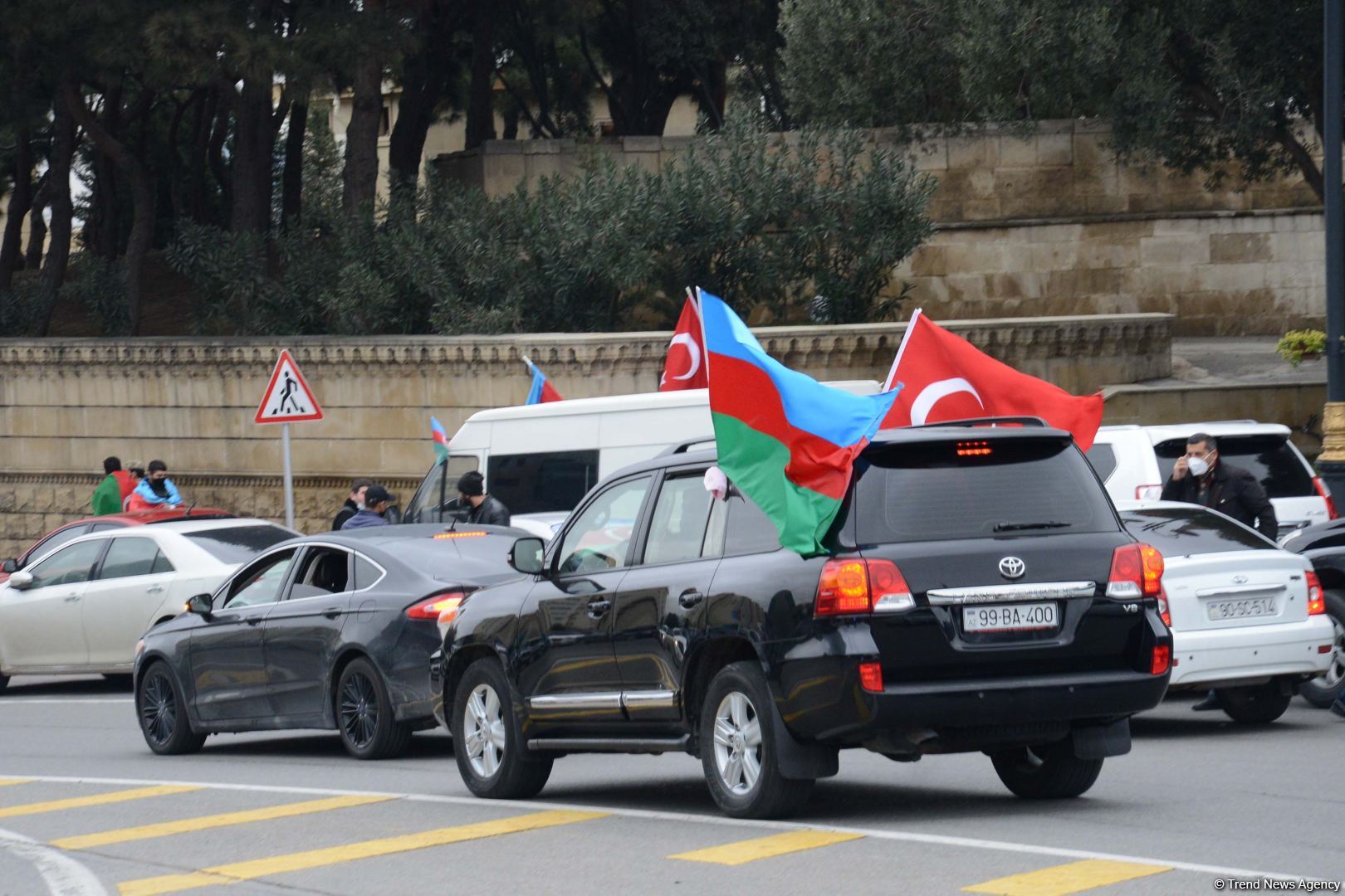 Праздничный автопробег в Баку в связи с освобождением Лачина (ФОТО)