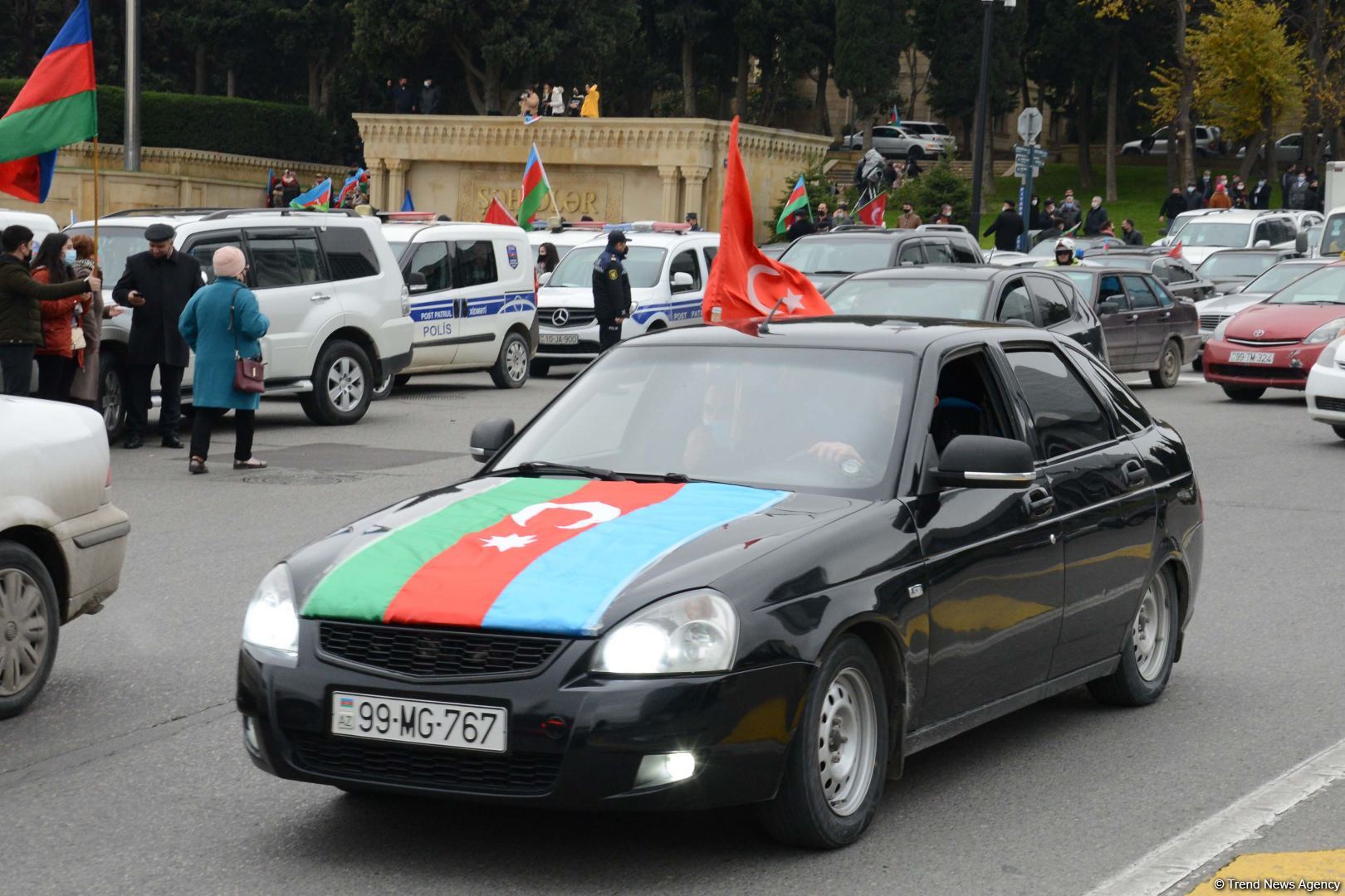 Праздничный автопробег в Баку в связи с освобождением Лачина (ФОТО)