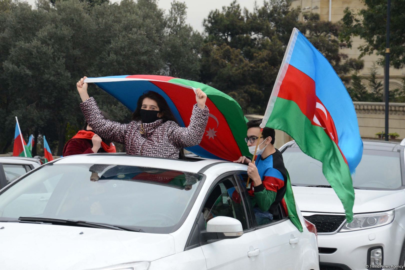 Праздничный автопробег в Баку в связи с освобождением Лачина (ФОТО)
