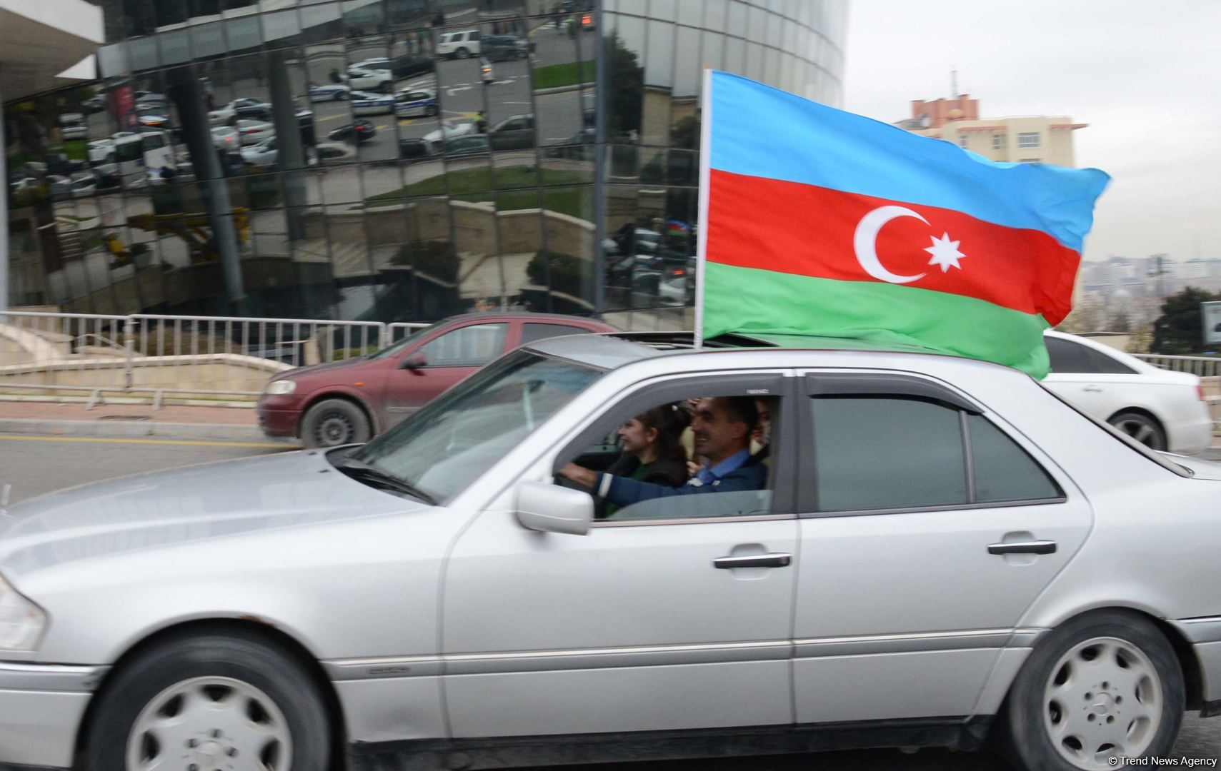 Праздничный автопробег в Баку в связи с освобождением Лачина (ФОТО)